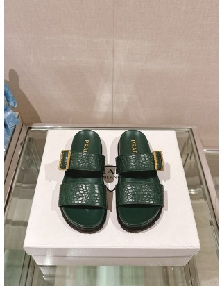 프라다 악어무늬 슬리퍼