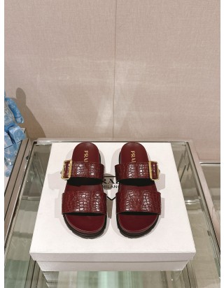 프라다 악어무늬 슬리퍼