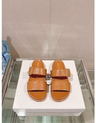 프라다 악어무늬 슬리퍼