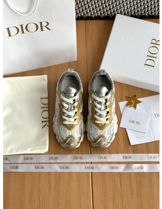디올 바이브 스니커즈