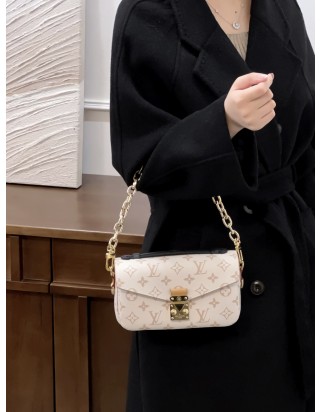 루이비통  포쉐트 메티스 이스트 웨스트