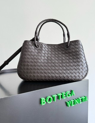 보태가 베네타 바스켓 백