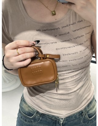 미우미우 레더 마이크로 보 백