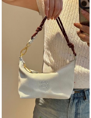 미우미우 게버딘 파우치