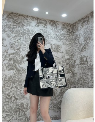 디올 북 토트백 미디움