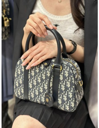 디올 디바이브 볼링백 미디움