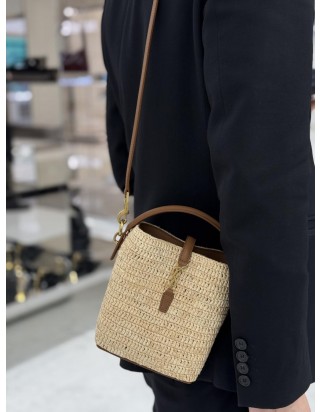 생로랑 르 37 미니 라피아 버킷 백