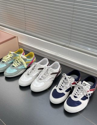 미우미우 김나지움 스니커즈