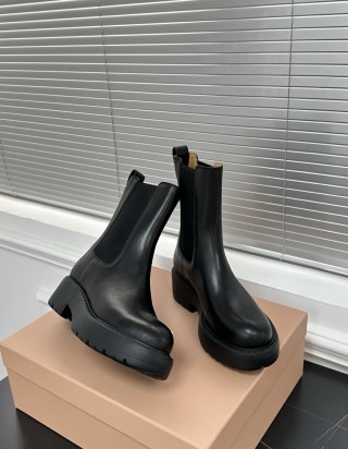 미우미우 레더 부티 앵클 부츠