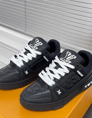 루이비통 트레이너 스니커즈