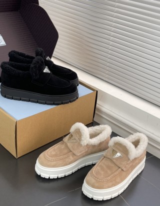 프라다 스웨이드 로퍼 뷰티