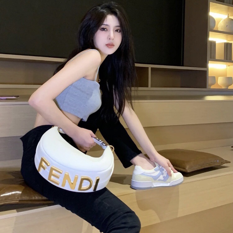 펜디 그라피 스몰 호보백