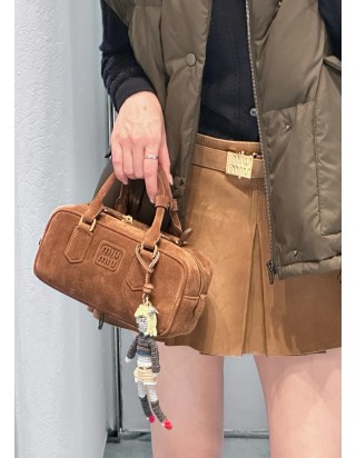 미우미우 아르카디 스웨이드 백 스몰