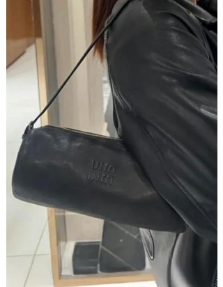 미우미우 스웨이드 파우치