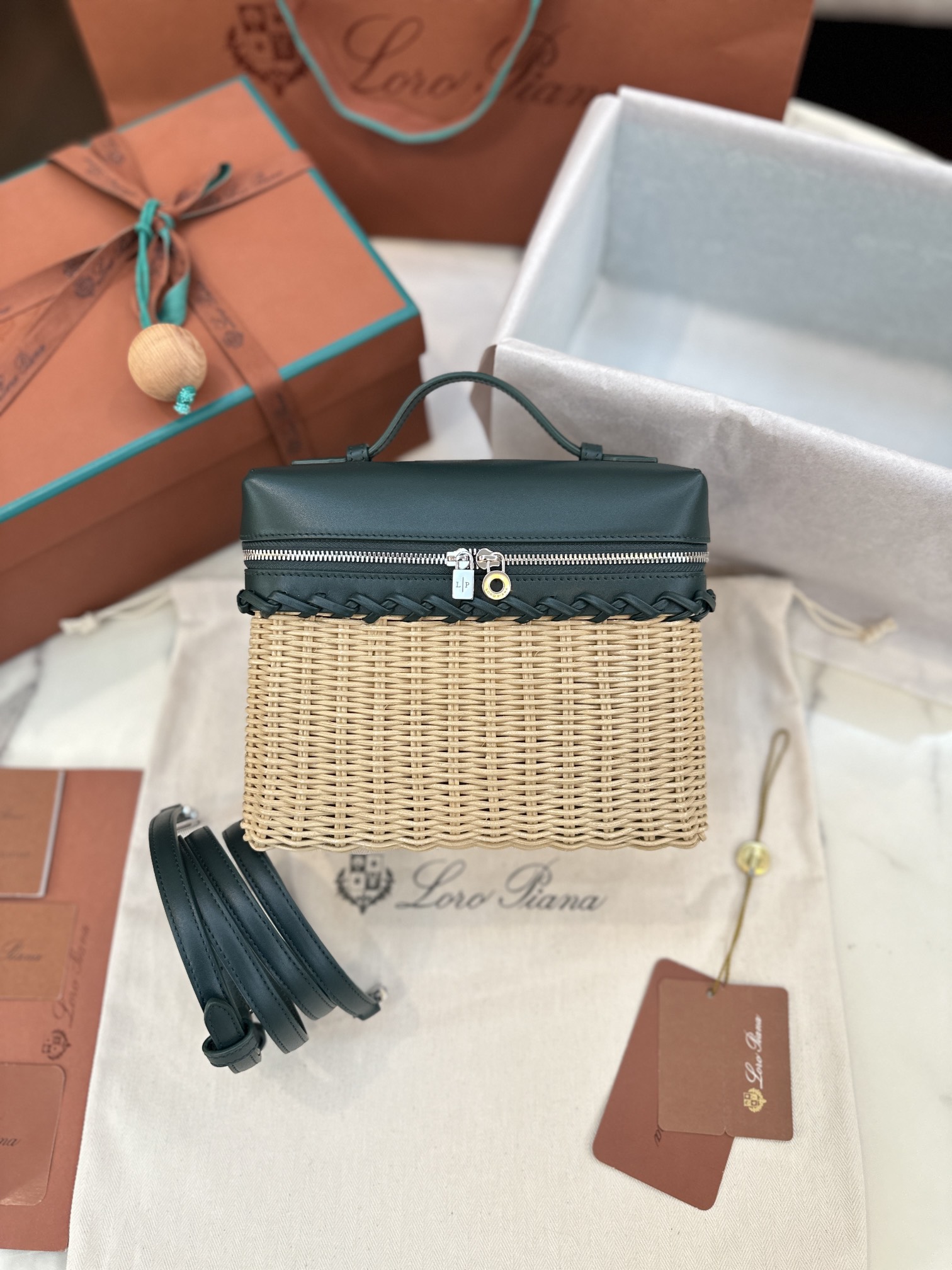 로로피아나 엑스트라 포켓 L19