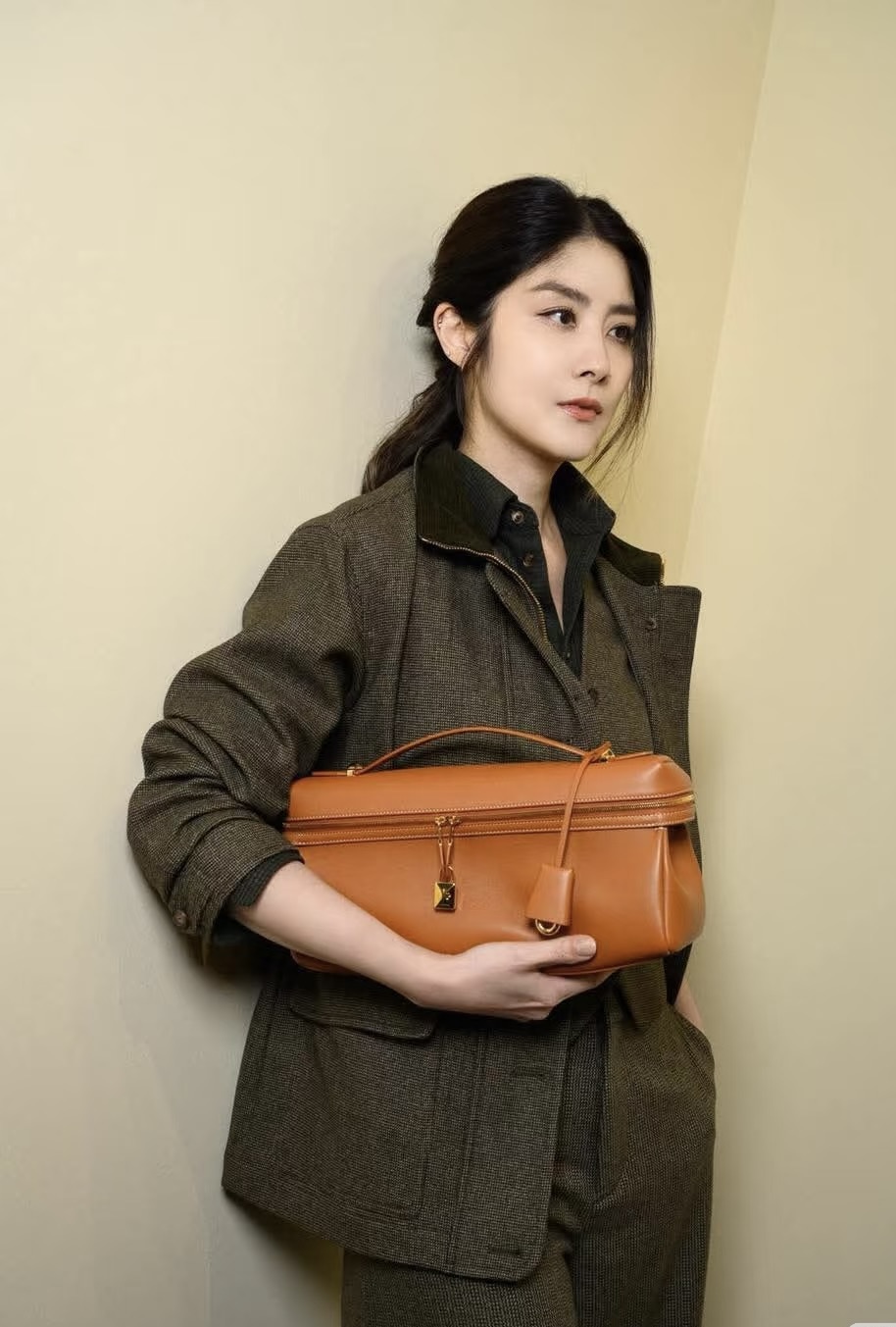 로로피아나 엑스트라 소프티 백 L33